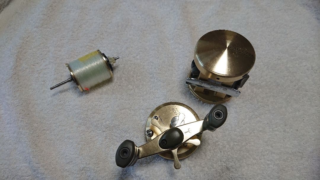 yasunakaシマノ　ベイトリール　カルカッタ400