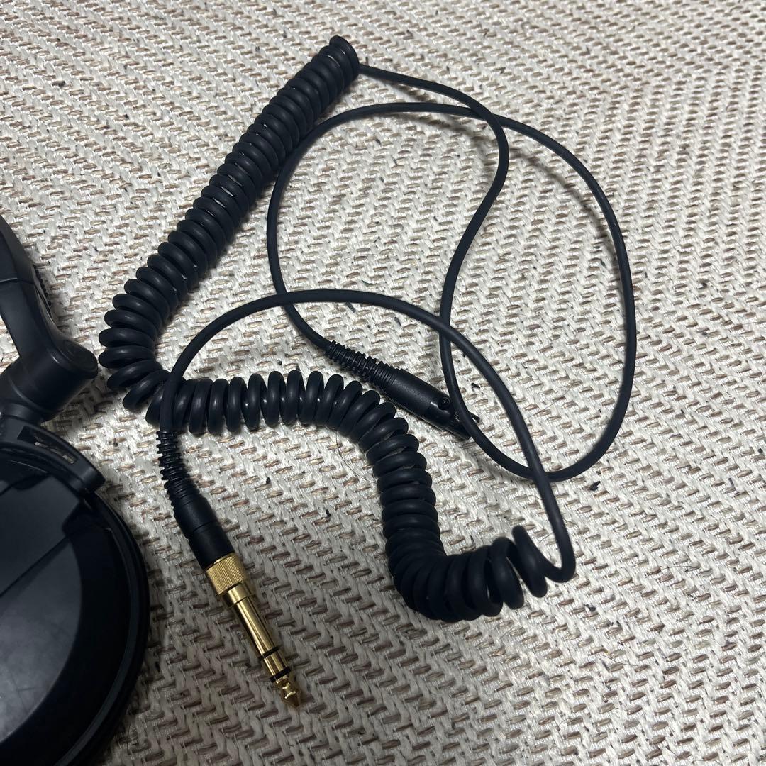 AKG K181 DJ UE BASS BOOST ヘッドホン 収納袋付き