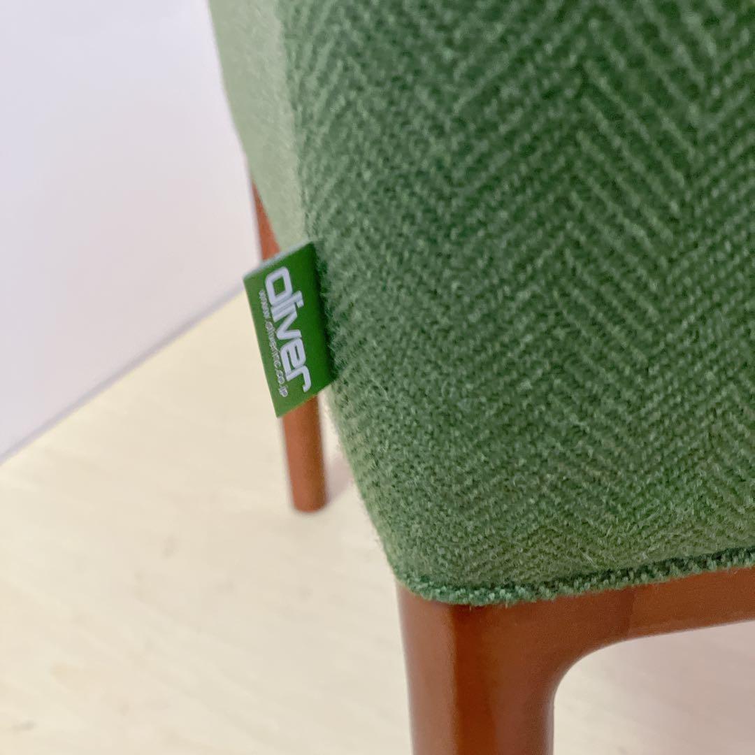 Oliver オリバー　肘掛けつき　ダイニングチェア　　　カラーグリーン　椅子