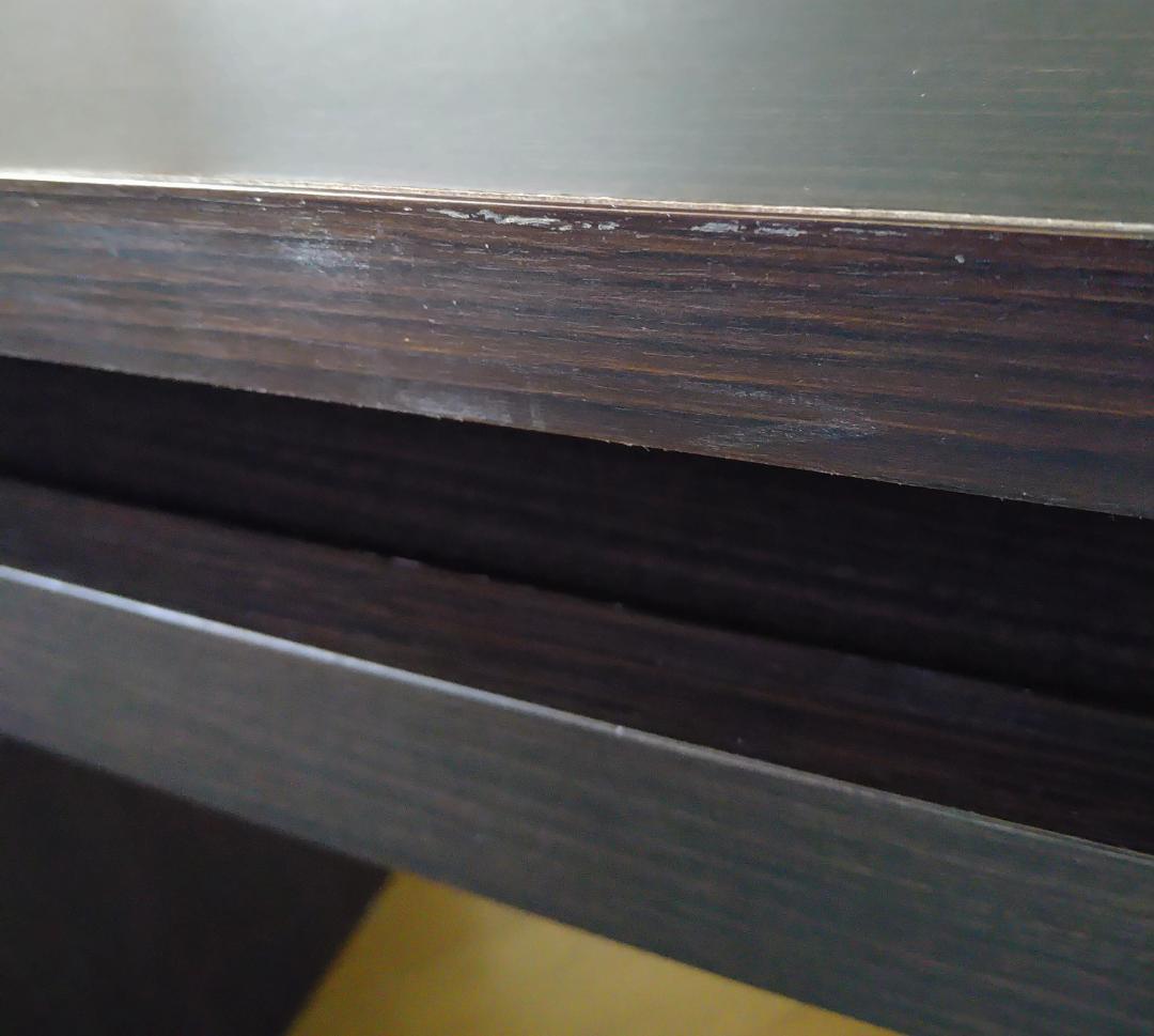 コンパクトな机　　引き出し・スライド式天板・電源コンセント付き