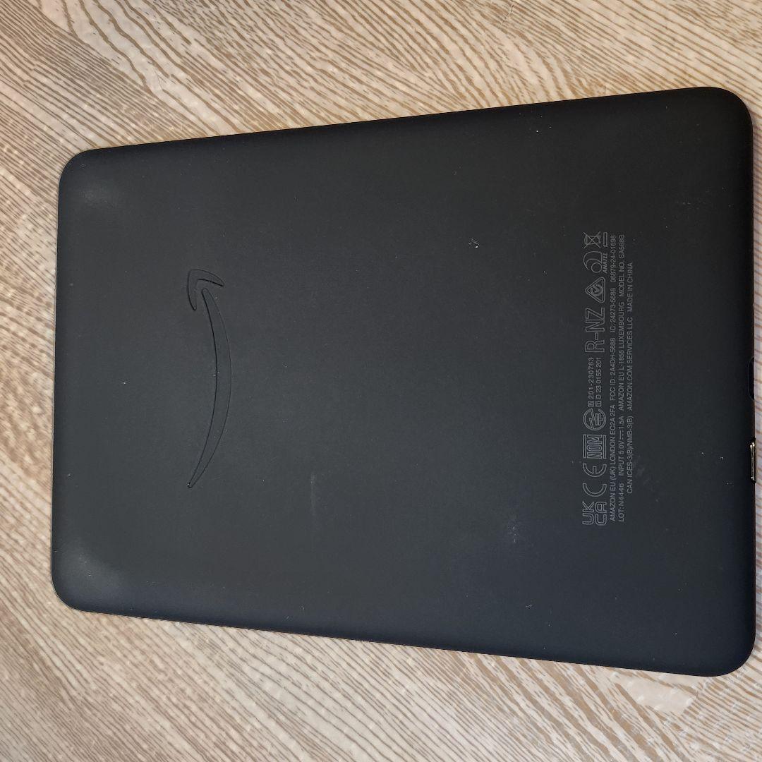 第12世代　Kindle Paperwhite 防水　快適に読書可能　①