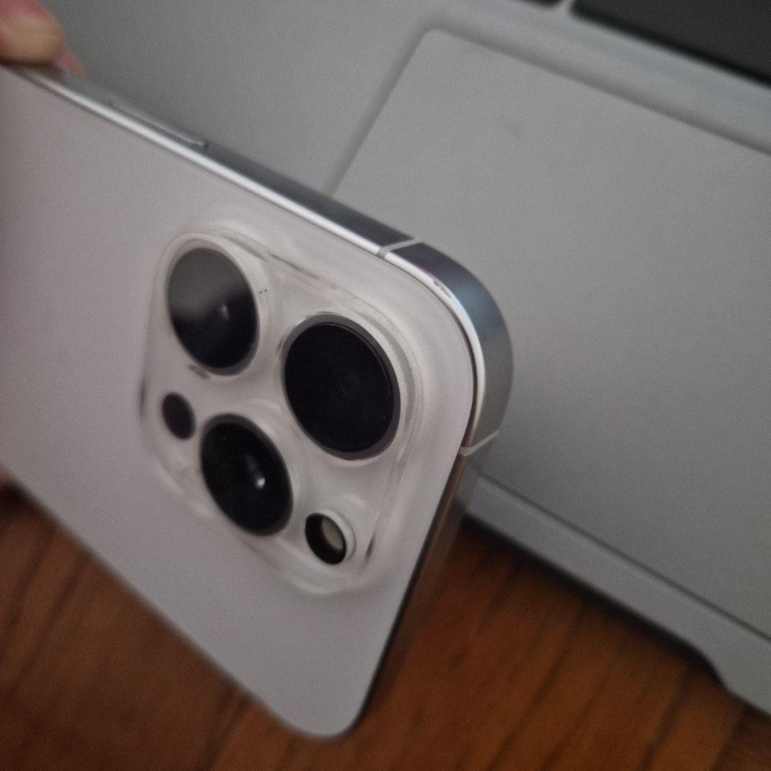 iPhone 16Pro ホワイトチタニウム　本体
