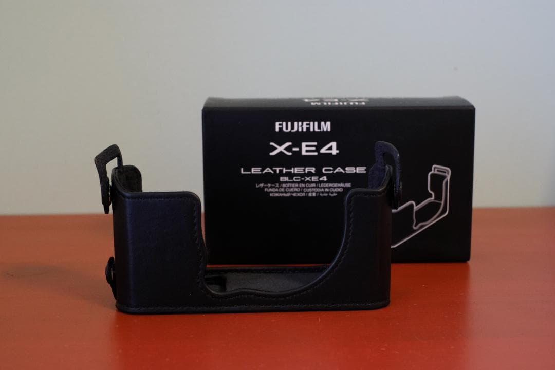 【美品】Fujifilm X-E4 ミラーレス一眼 本体+純正オプション多数