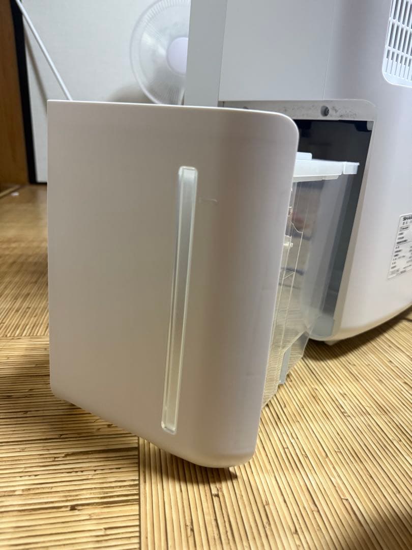 2023年製 SHARP衣類乾燥・除湿機（ホワイト）CV-S180