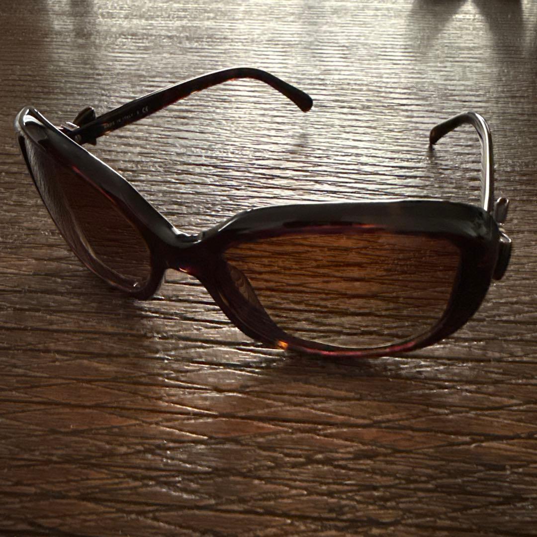 CHANEL リボン　サングラス　ケースと箱付き