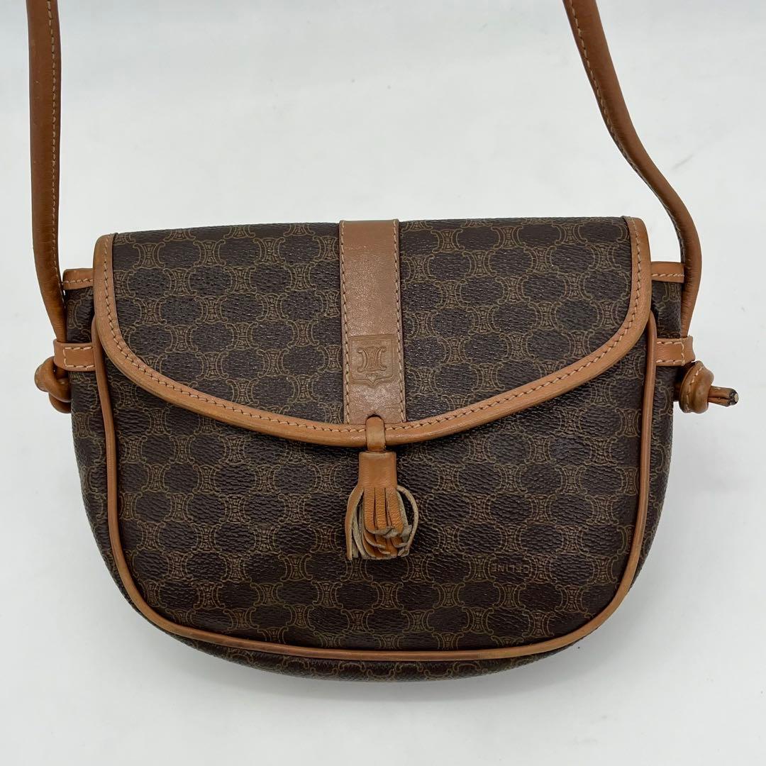 CELINE ショルダーバッグ 斜めがけ マカダム柄 トリオンフ タッセル