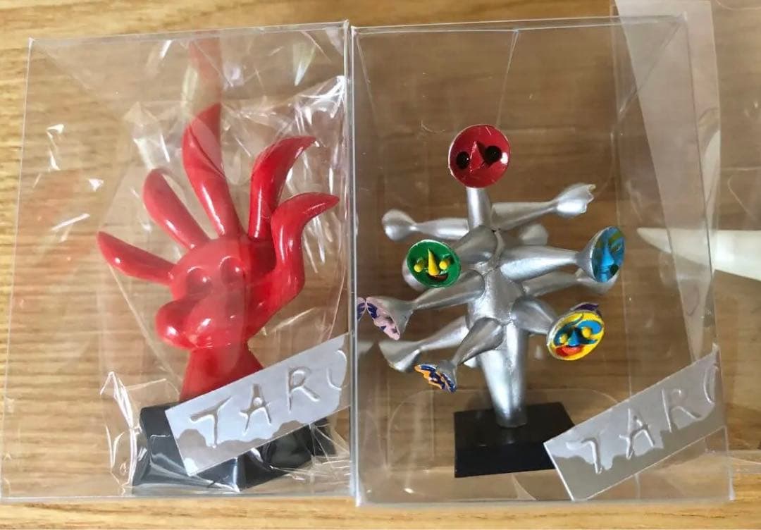 新品未開封 岡本太郎 ミニフィギュア 計3点 (太陽の塔/赤い手/こどもの樹)