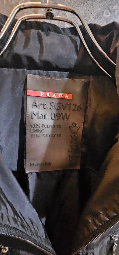 【 PRADA 】 プラダ バックプリント ロゴ ナイロンジャケット パーカー付