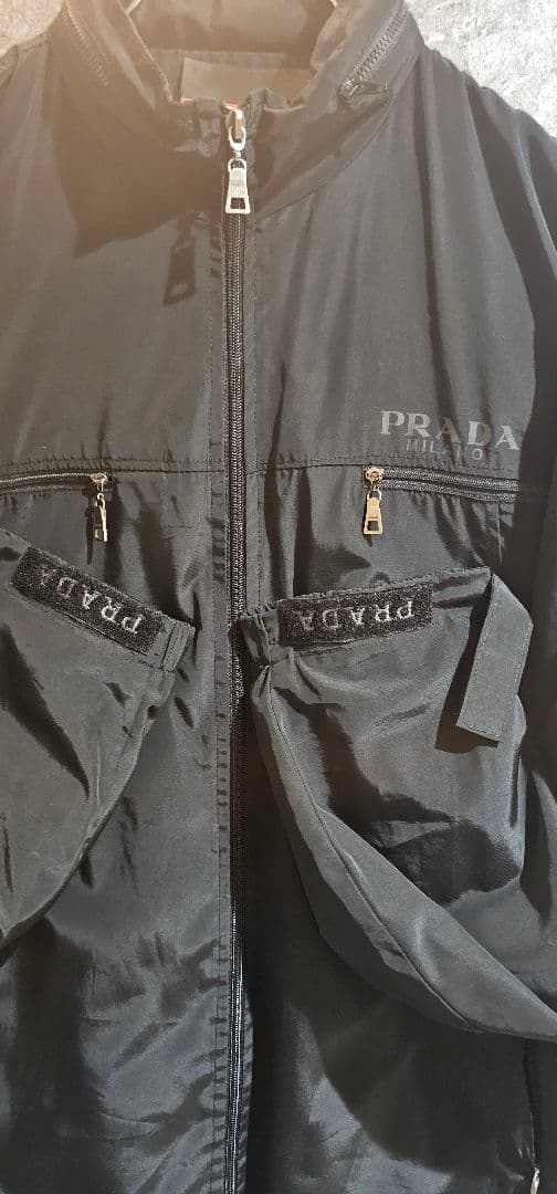 【 PRADA 】 プラダ バックプリント ロゴ ナイロンジャケット パーカー付