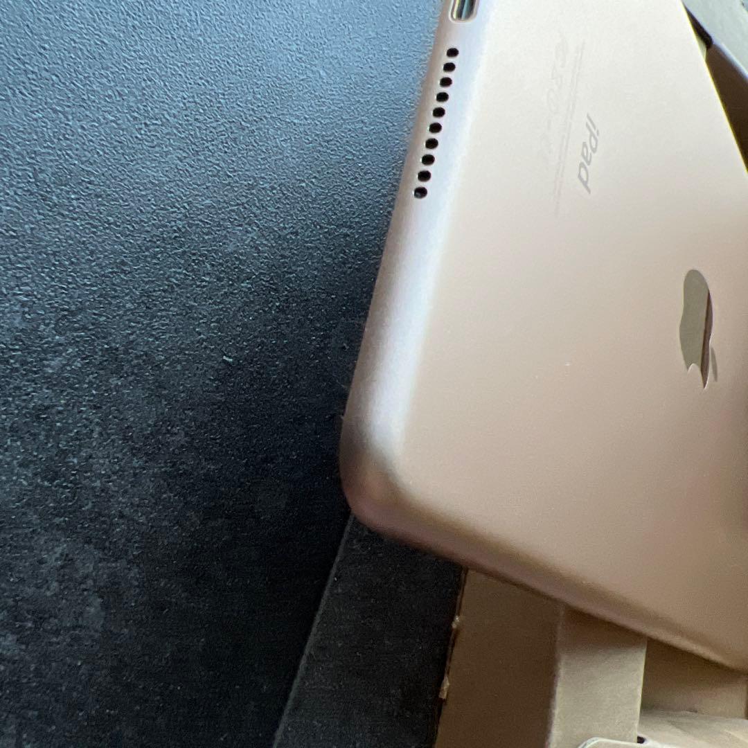 【超美品】 iPad mini 4 128 Wi-Fiセルラー バッテリー97%