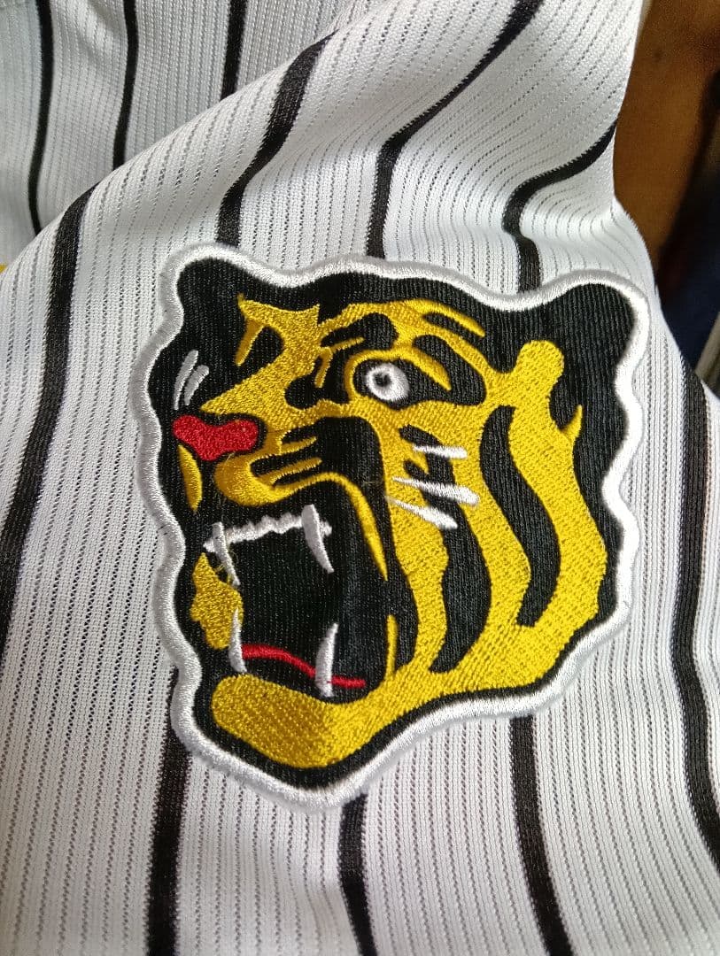 超希少・新品タグ付き！シャープ産業 阪神タイガース 田中秀太 ユニフォーム M