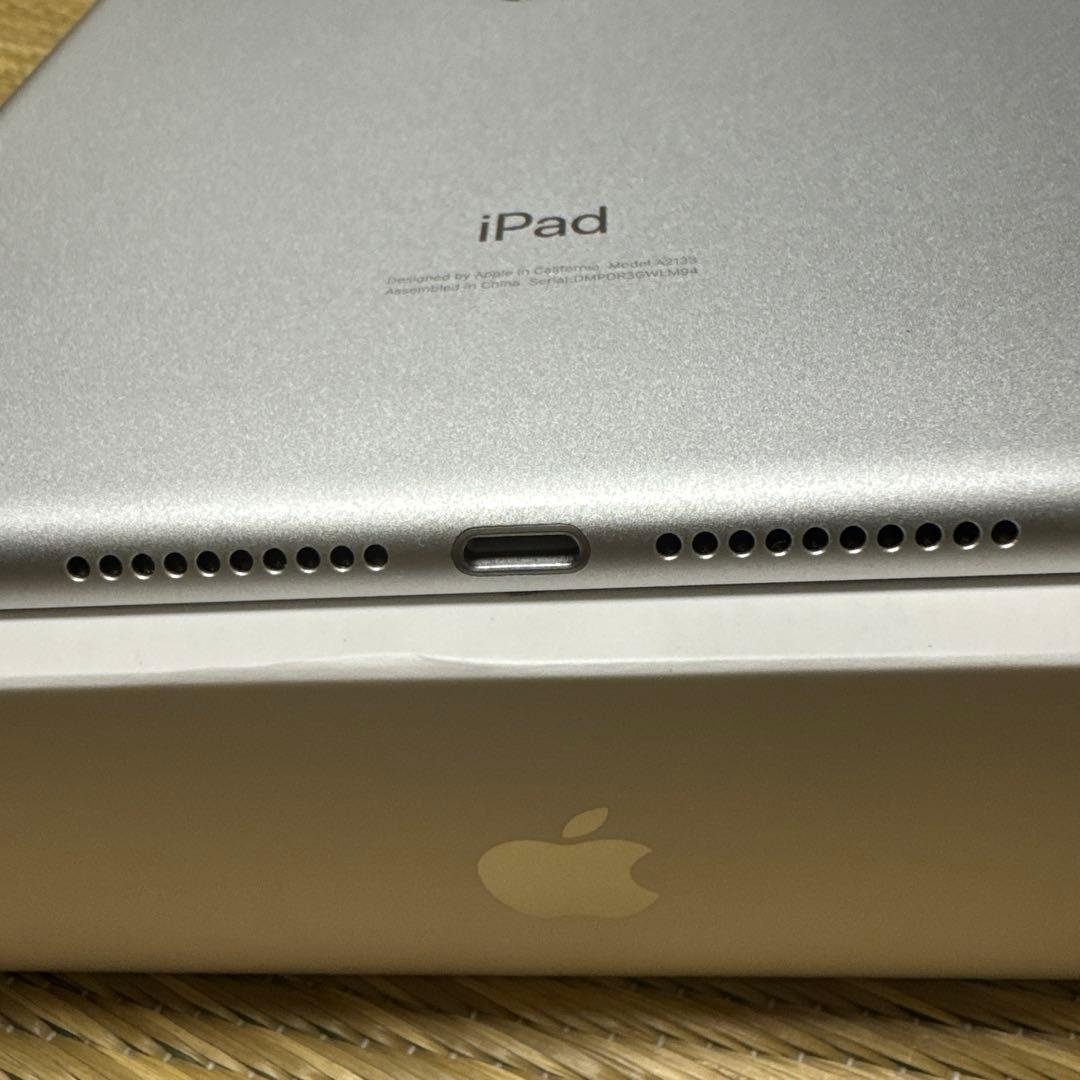 ほぼ未使用Apple iPad mini 64GB シルバー 第5世代