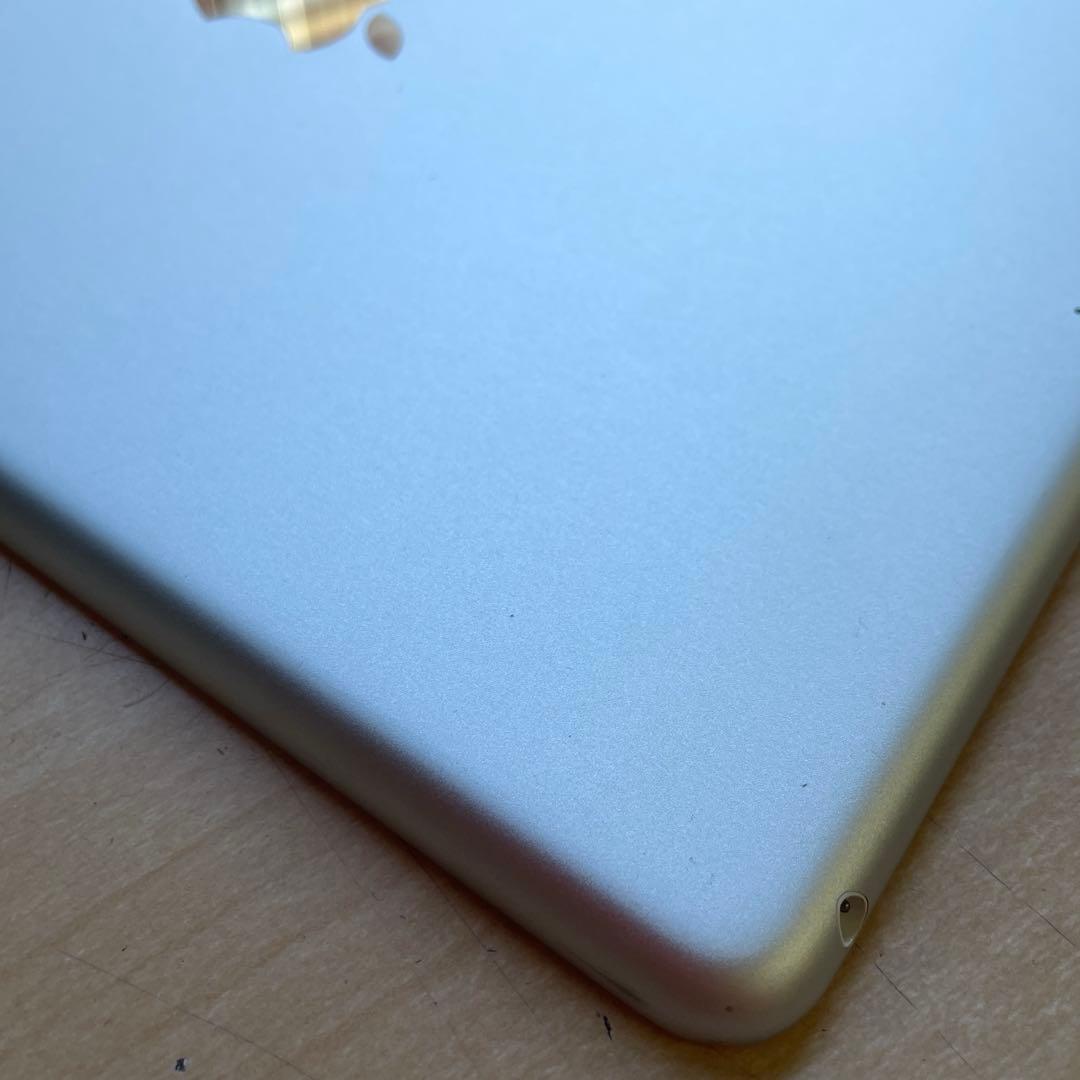 iPad 第6世代　A1893　Wi-Fiモデル　シルバー　32GB #5