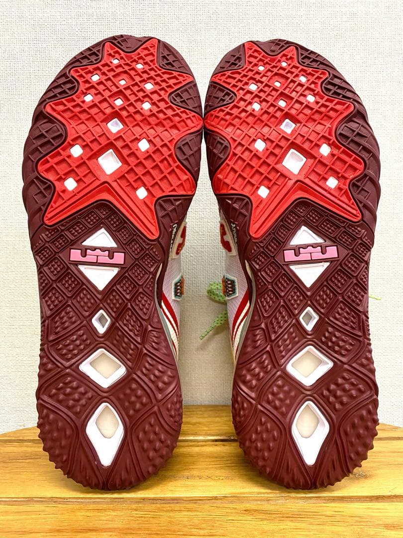 シューズ(男性用) LEBRON XVIII LOW \"HIGHER LEARNING\" 28cm