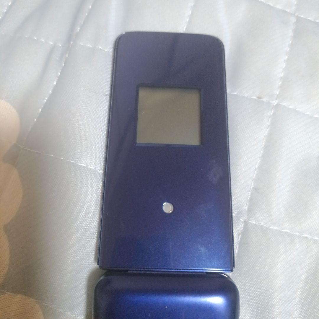 au KYF41 青 折りたたみ式携帯電話 本体 充電ドック付き