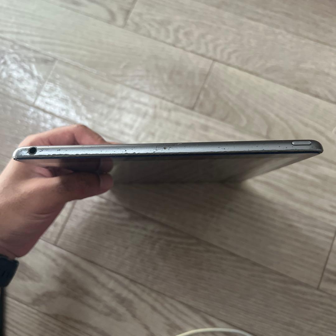 iPad 第8世代 32GB wifi ブラック IOS 26