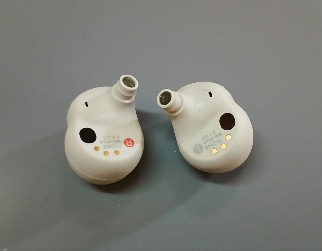 SONY　WF-1000XM4　ワイヤレス　ノイズキャンセリング　イヤホン　➀