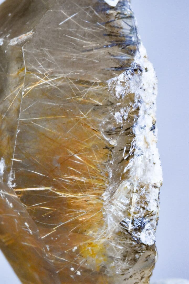 ザギ・マウンテン産 ルチルインクォーツ DT01