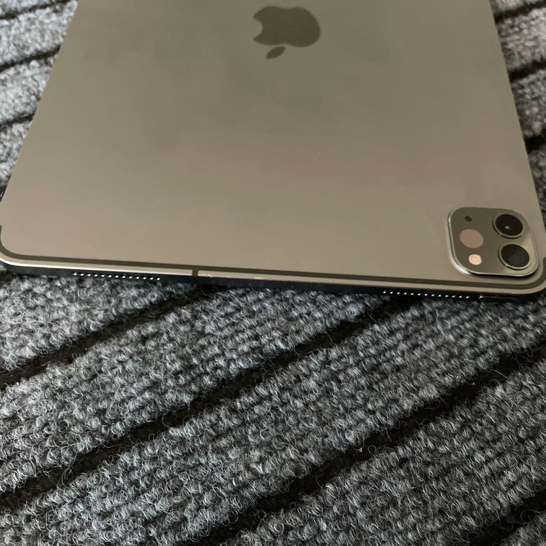 33 iPad Pro 11インチ 2世代 128GB SIMフリー　グレイ