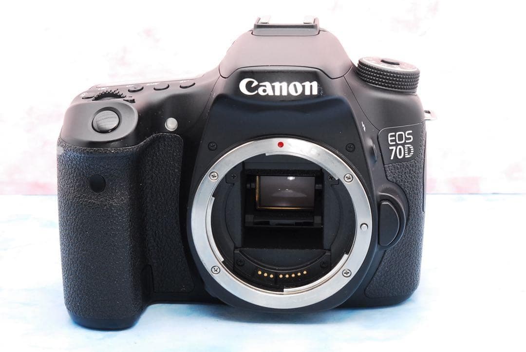 Canon EOS 70D☆手ぶれ補正☆スマホ転送OK☆美品☆一眼レフカメラ