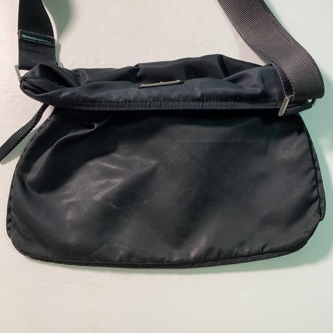 PRADA ブラック ショルダーバッグ 三角プレート リモンタ ナイロン 斜め掛