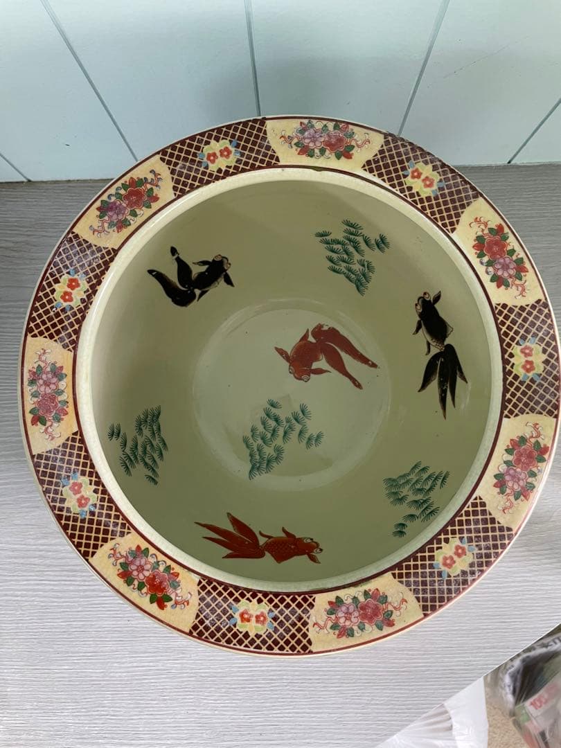 水鉢　孔雀　絵柄模様　金魚鉢　メダカ鉢　水瓶　火鉢　骨董　壺