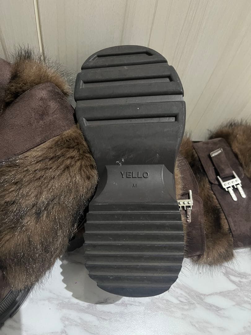 YELLO ファーブーツ