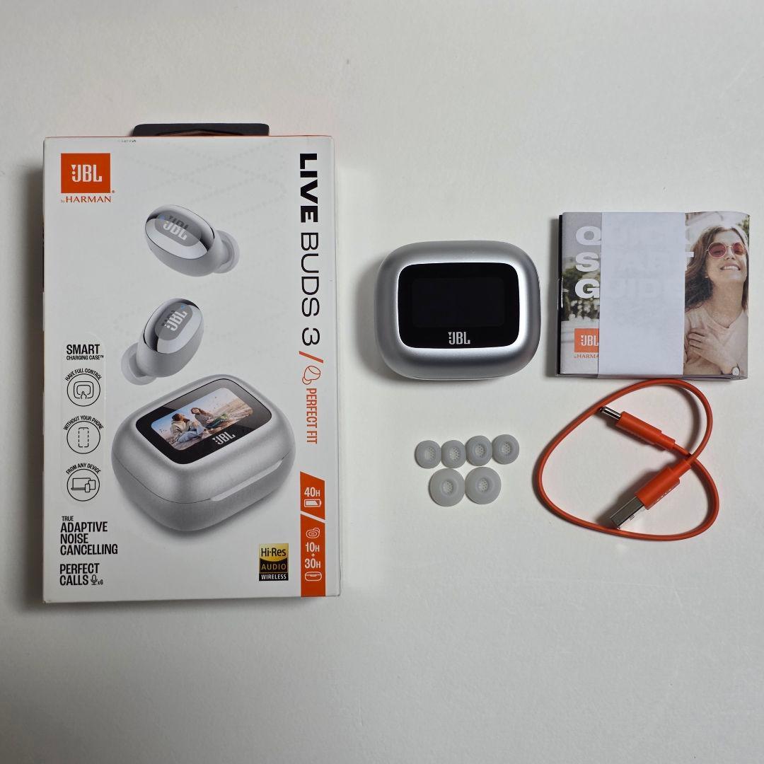 JBL　ノイズキャンセリングイヤホン「LIVE BUDS 3 」シルバー