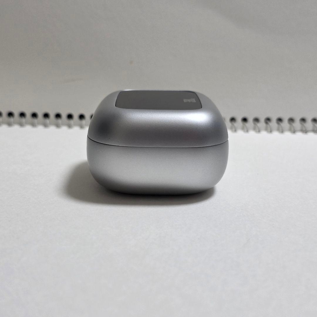 JBL　ノイズキャンセリングイヤホン「LIVE BUDS 3 」シルバー