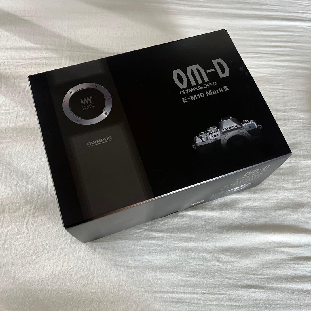 OLYMPUS OM-D E-M10 Mark III + 17mmレンズセット