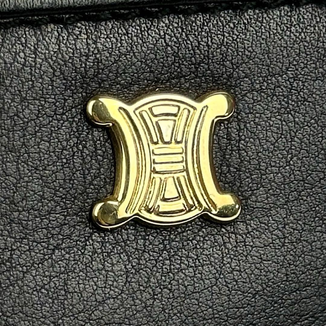 【美品】セリーヌ　ショルダーバッグ　トリオンフ　ゴールド金具　丸型　レザー　黒色
