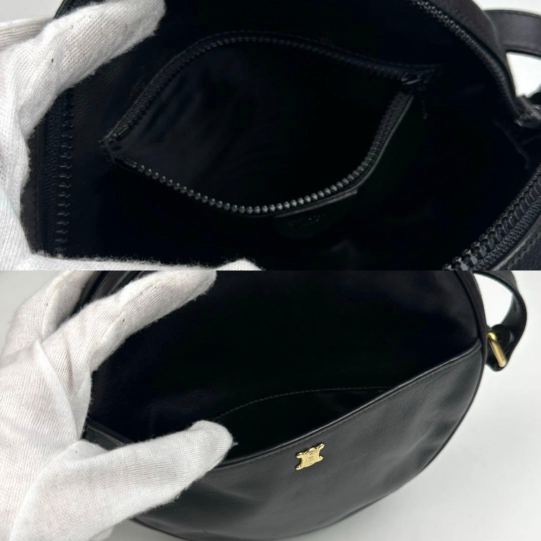 【美品】セリーヌ　ショルダーバッグ　トリオンフ　ゴールド金具　丸型　レザー　黒色