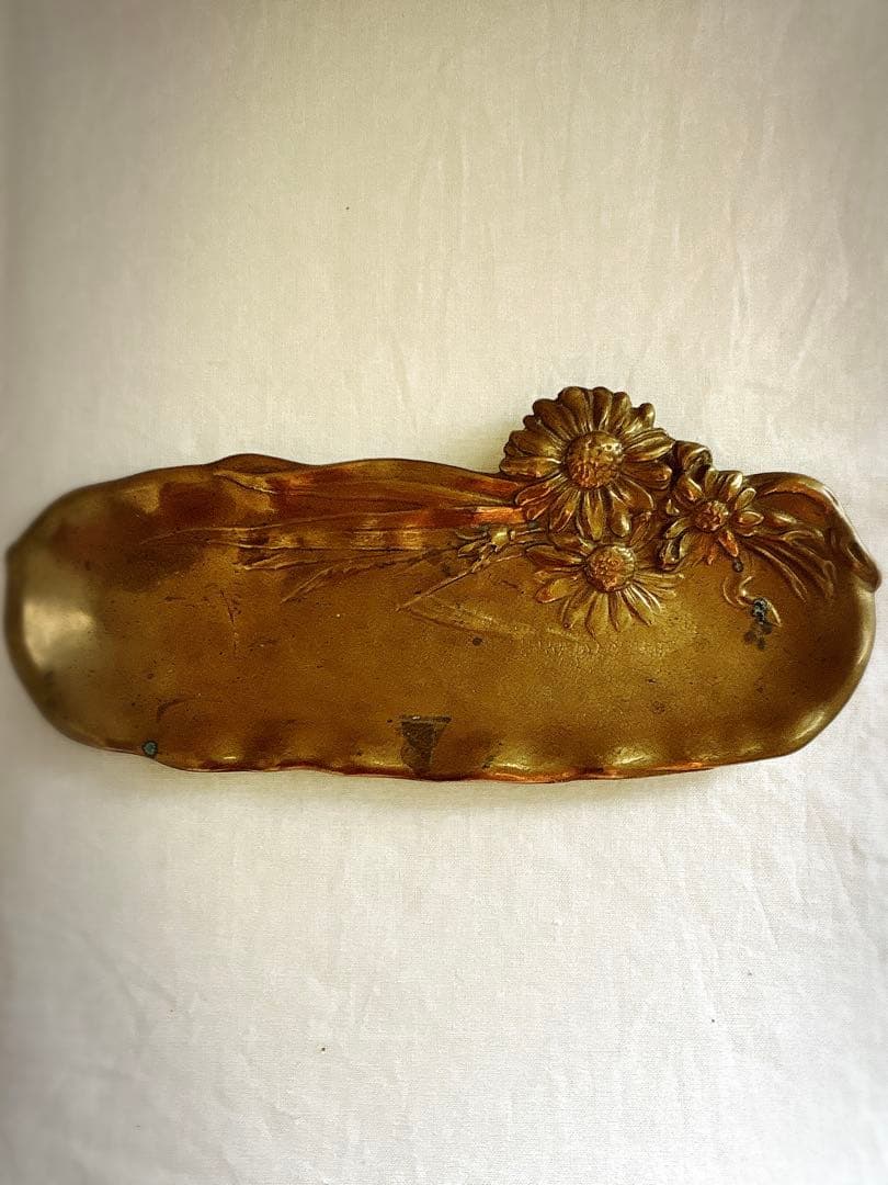フランスブロカント　真鍮製トレイ・デイジー