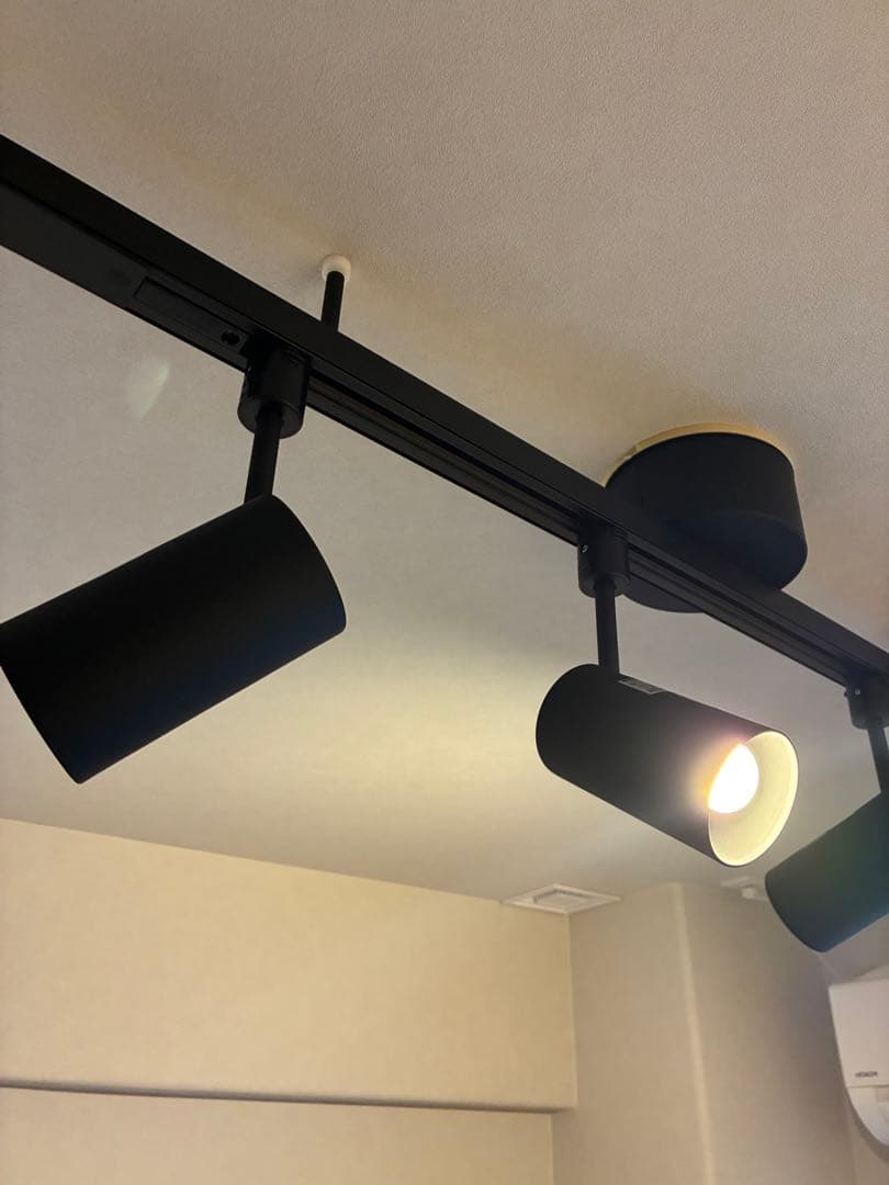 美品　無印良品 MUJI スポットライト 4連 黒 LED 4個電球付き