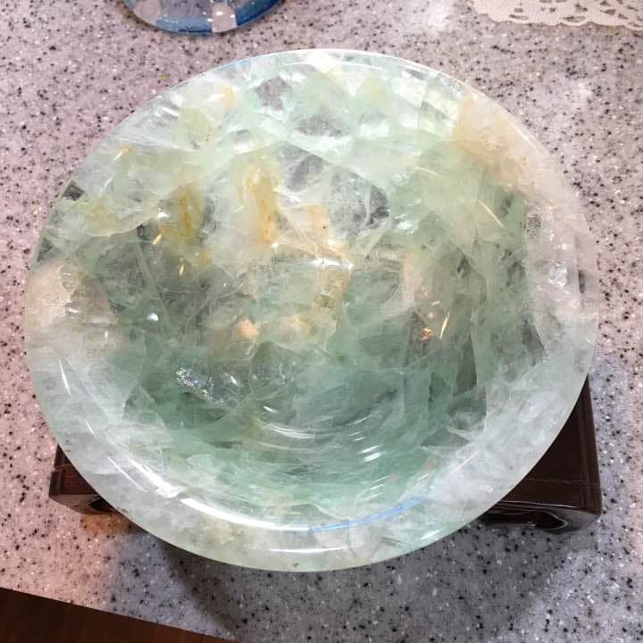 台湾で購入した水晶の希少な置き物 ( 美品 ) 天然石