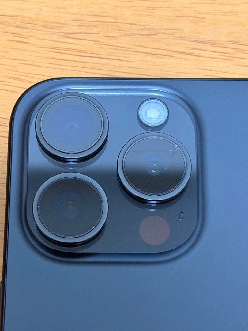 【訳あり】iPhone 15 Pro 128GB ブラックチタニウム 動作良好