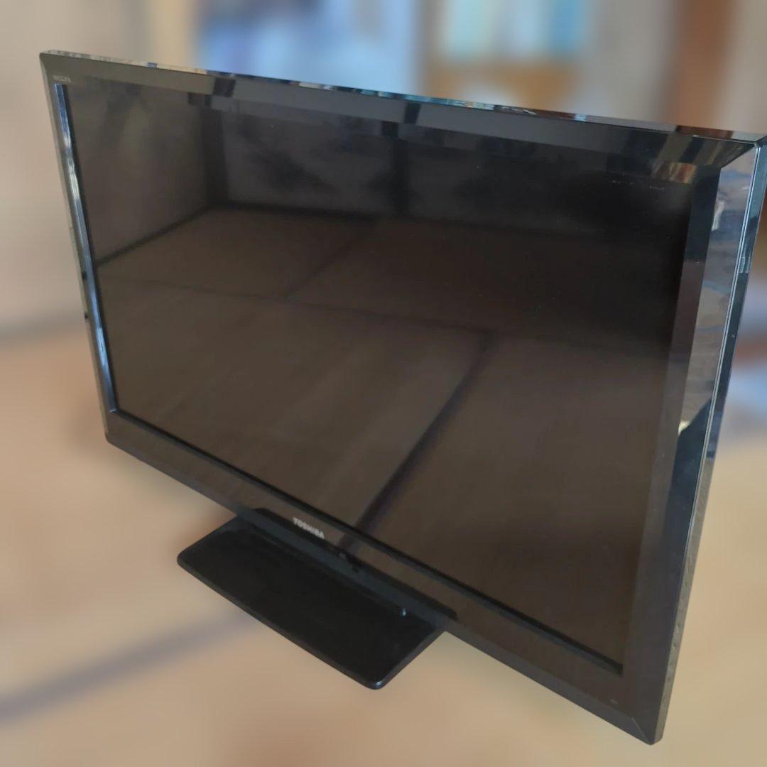 TOSHIBA　REGZA　40インチ　TV