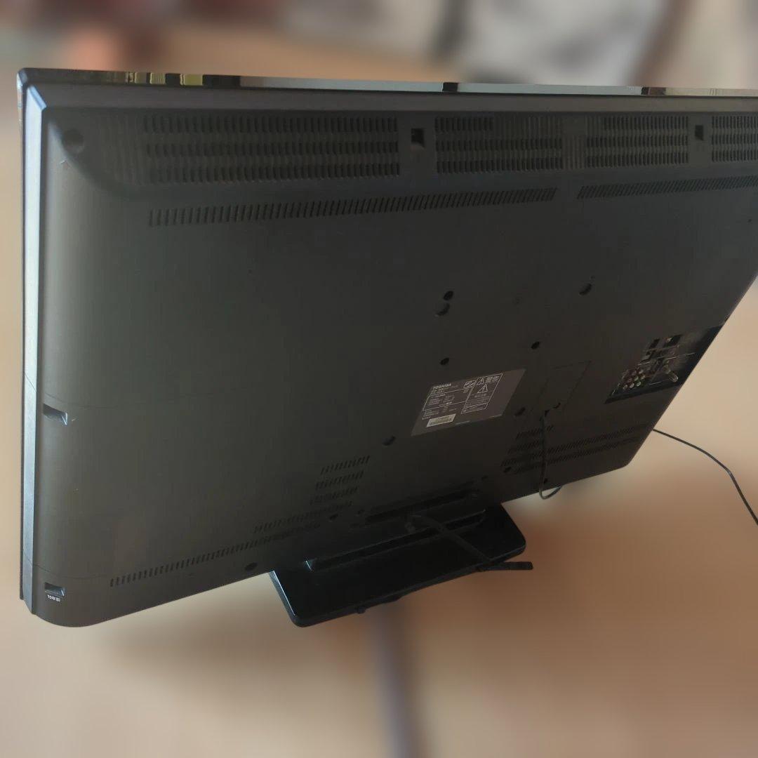 TOSHIBA　REGZA　40インチ　TV