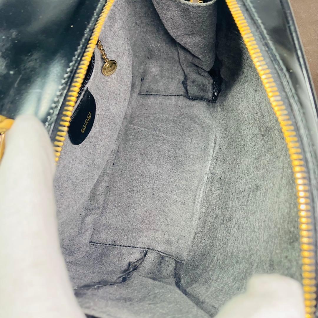 美品　グッチ2wayショルダーバニティバッグ　バンブーエナメルパテントレザー黒