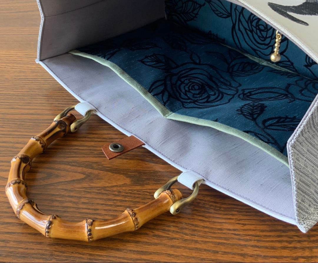 帯　猫と蝶々　リメイク　バンブーハンドルバッグ　浅型マチ広め