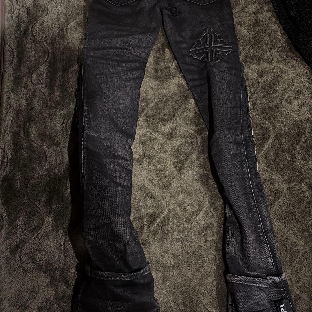 GUAPI ブラックブーツカットデニム