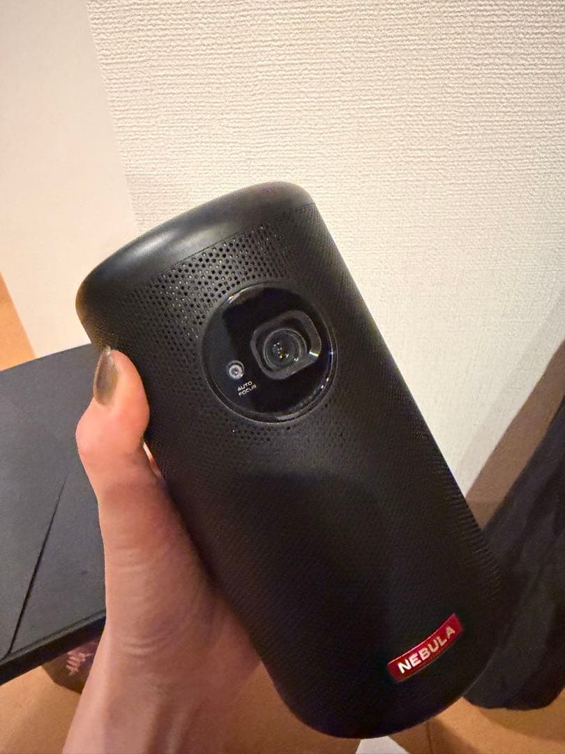 NEBULA Capsule II プロジェクター 本体と三脚