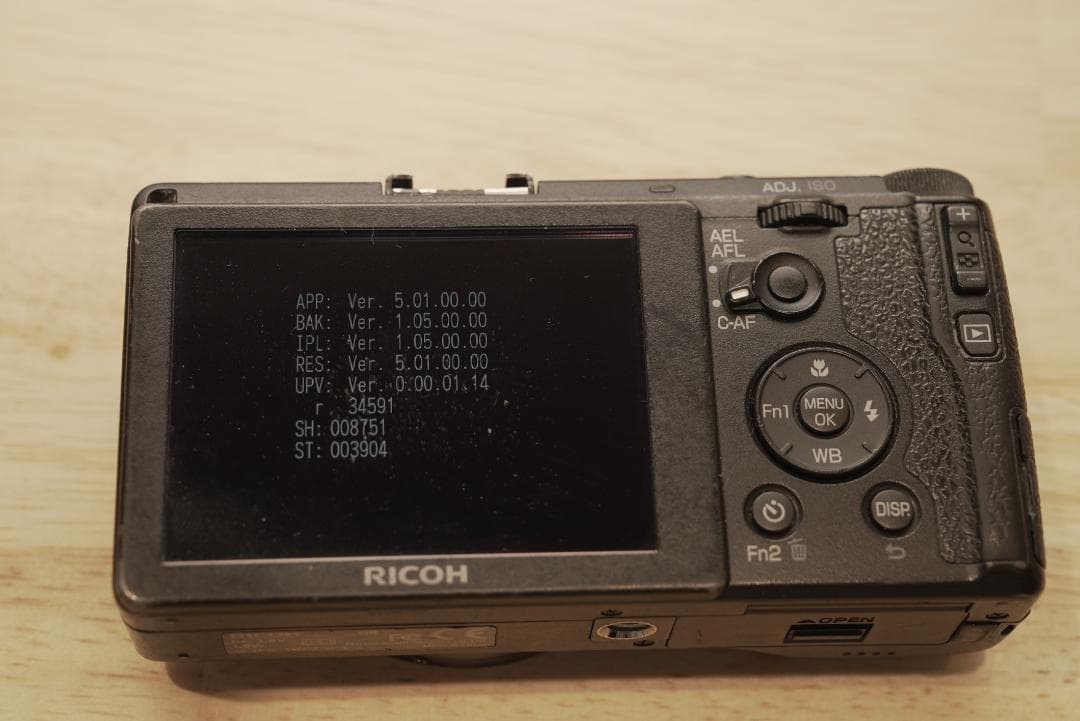 RICOH デジタルカメラ GR (APS-C) 初代モデル