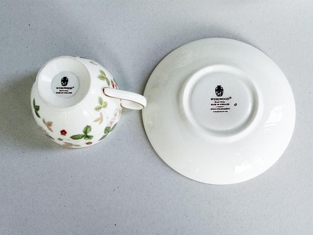 ウエッジウッド　ワイルドストロベリー　皿、紅茶・コーヒー揃い、ポットなど 37点