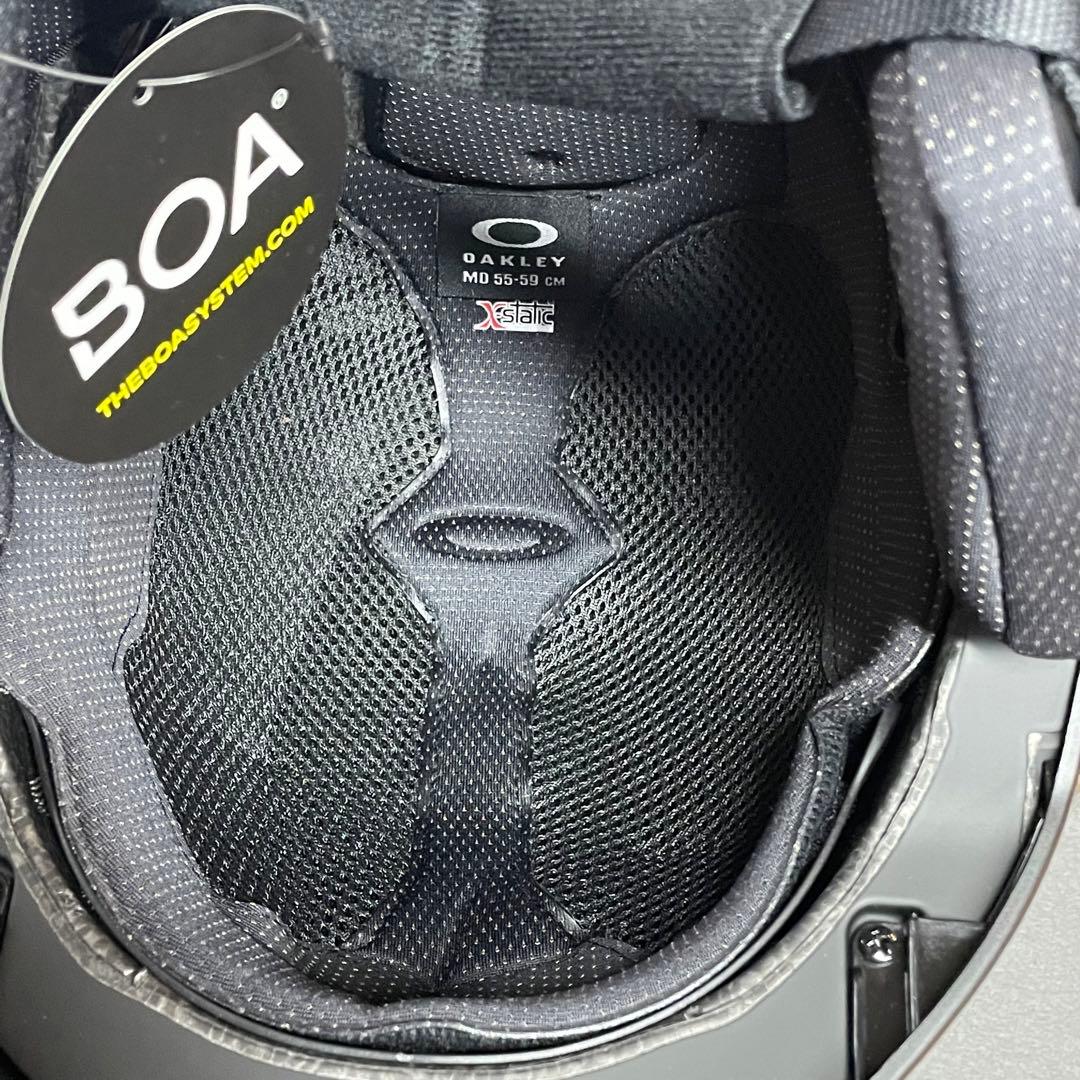 【新品・未使用】OAKLEY オークリー　Mサイズ　ヘルメット　MOD3
