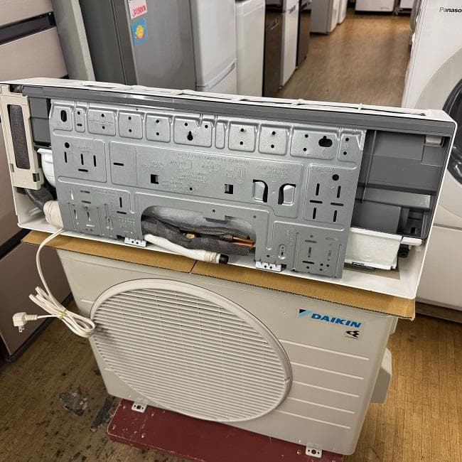 地域限定送料無料　美品 ダイキン おもに6畳用 ルームエアコン AN223AES