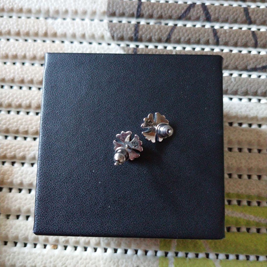CHROME HEARTS フラワー型ピアス