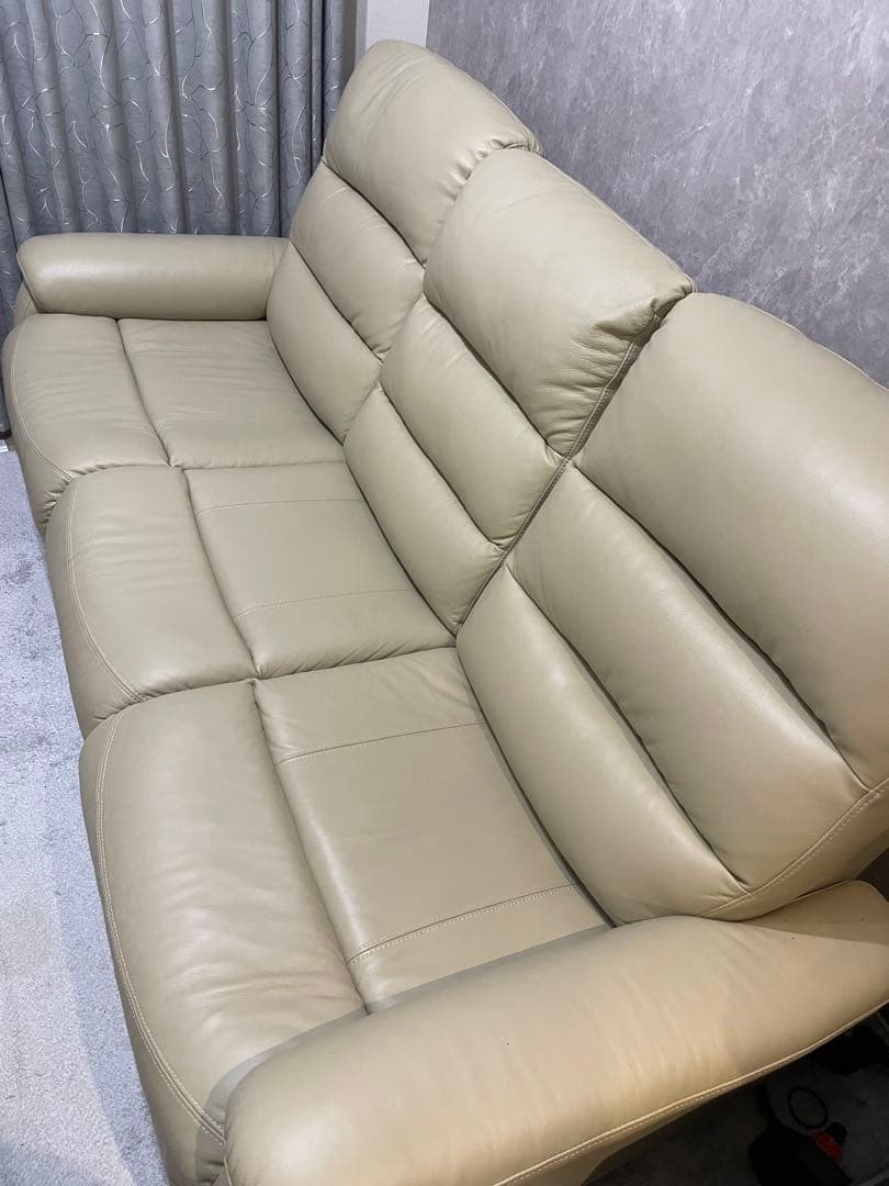 3人掛け本革電動テーブル付きリクライニングソファ(Nビリーバ2 革BE)