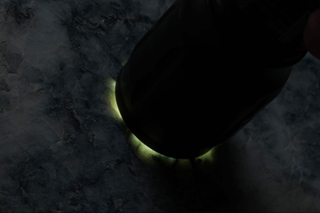 国産天然石 糸魚川産 コン入り青翡翠 原石 鑑賞石 水石 特大7.8kg 美石