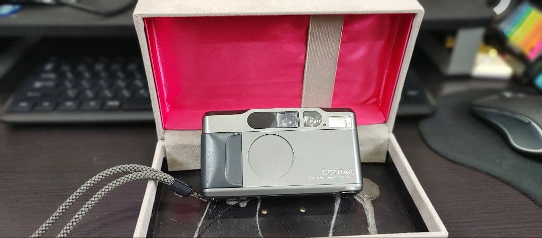 CONTAX T2 　チタンコンパクトフィルムカメラ